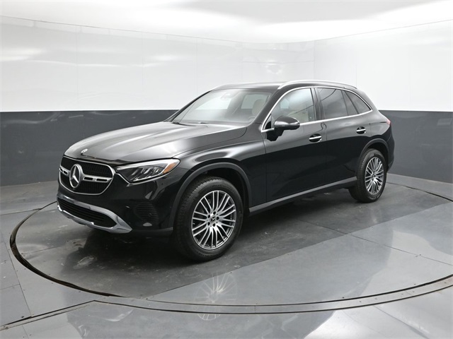 2026 Mercedes-Benz GLC Base's photo