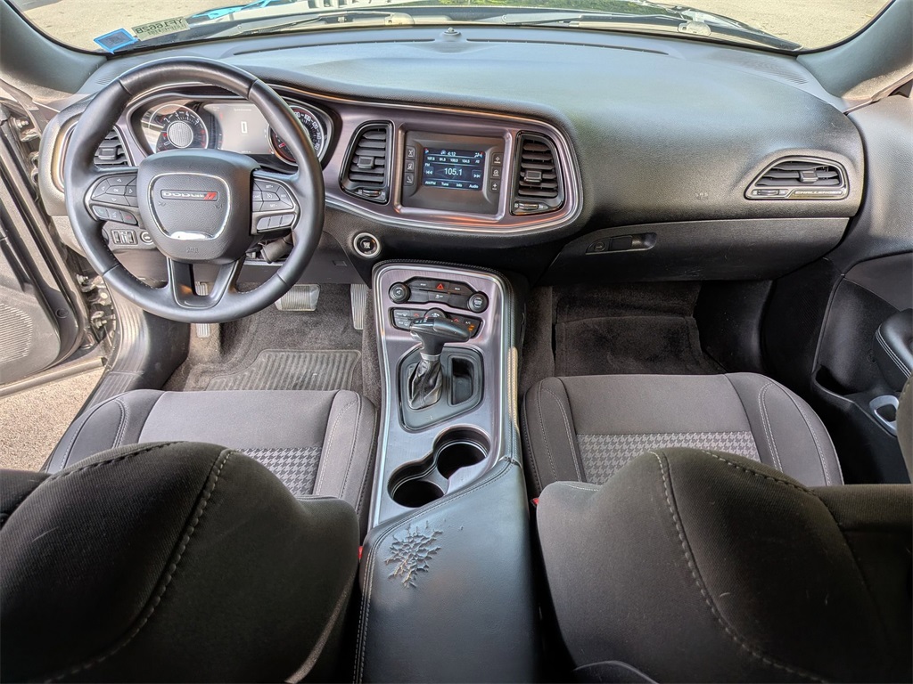 2015 Dodge Challenger R/T photo 15