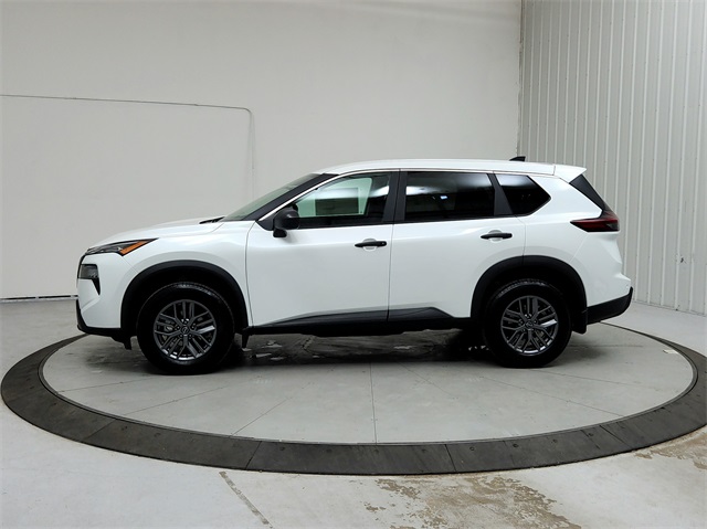2025 Nissan Rogue S photo 4