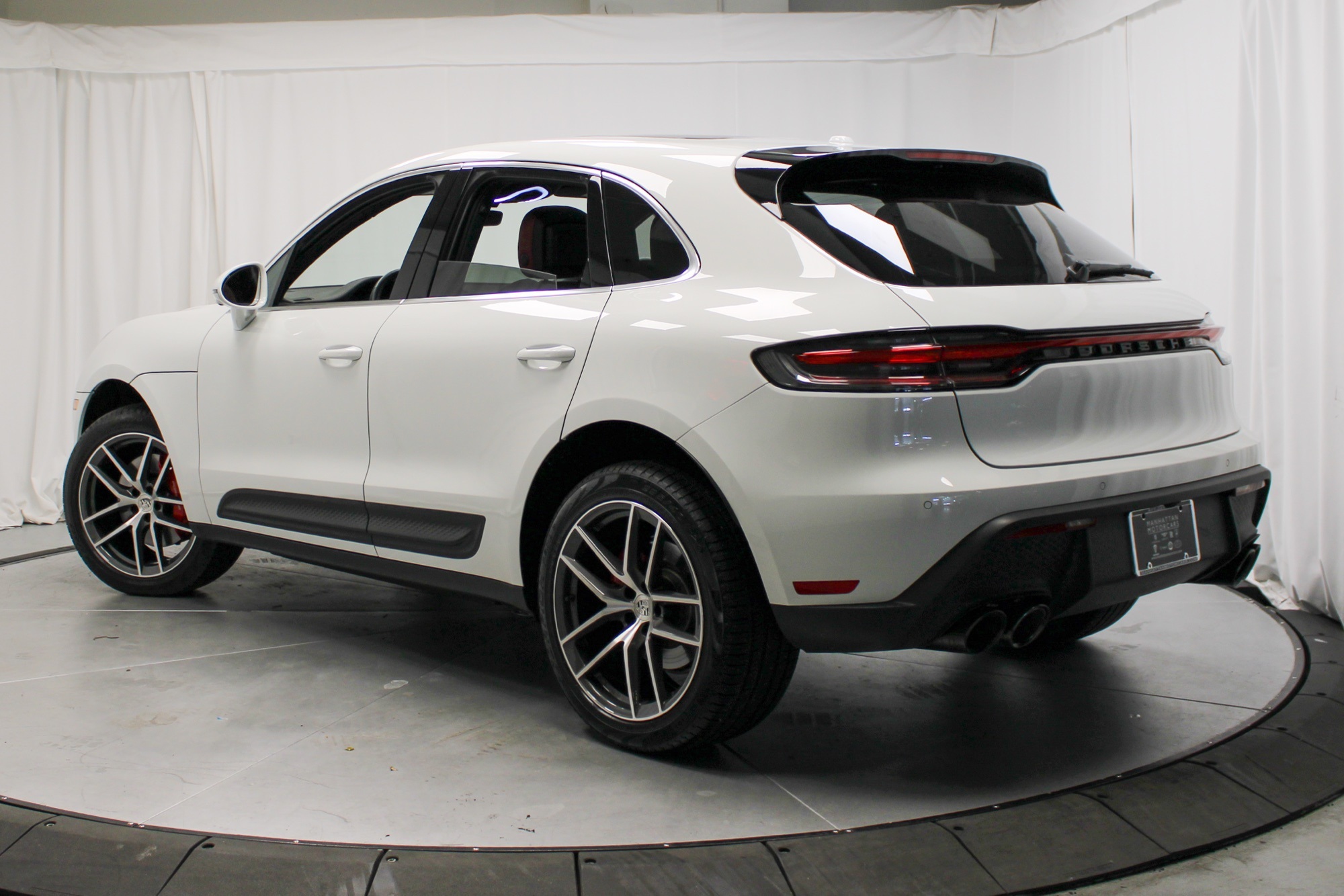 2023 Porsche Macan S photo 3