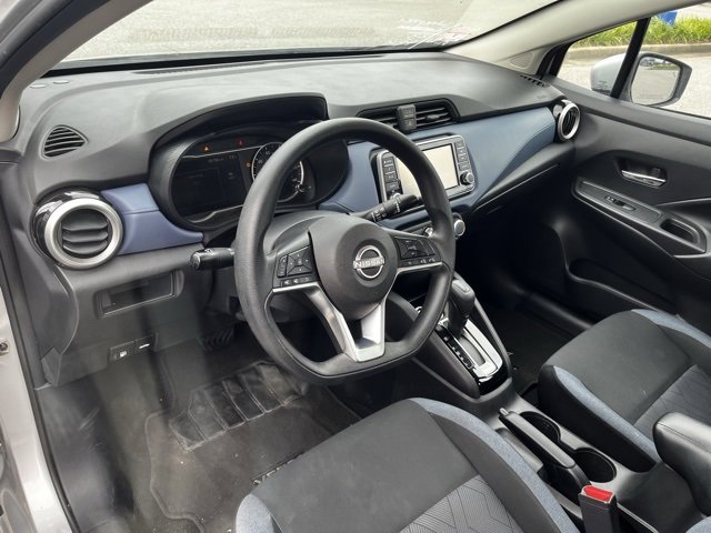 2023 Nissan Versa SV photo 3