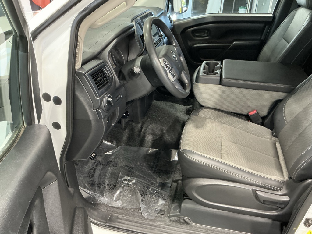 2020 Nissan Titan S King Cab photo 3