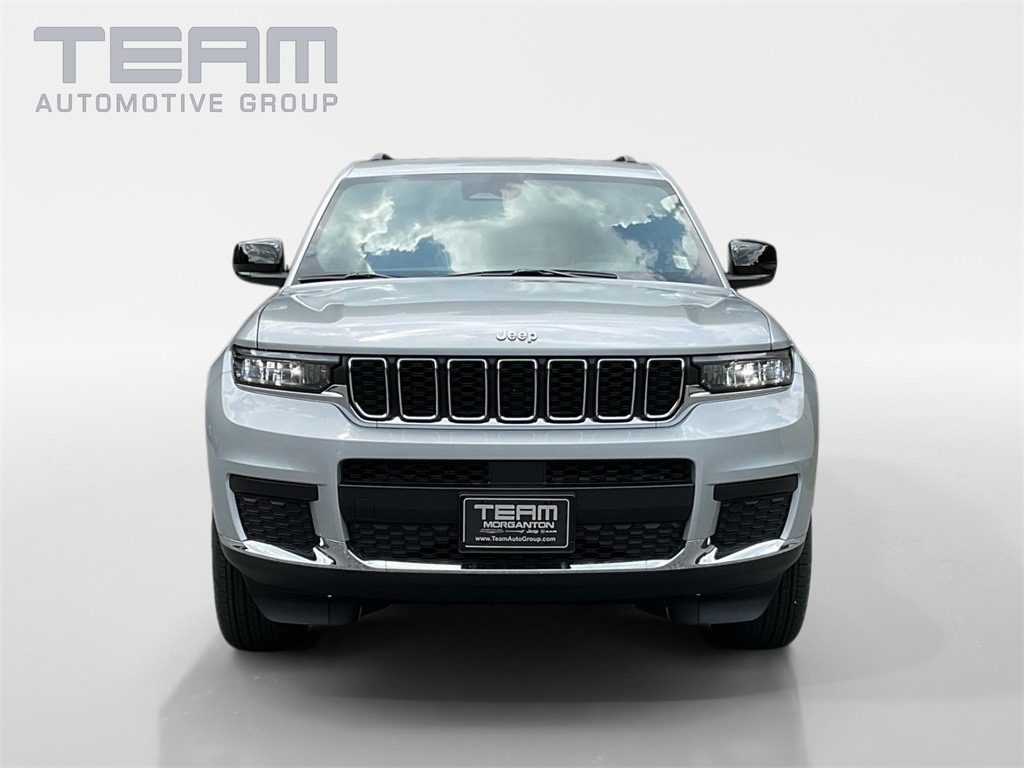 2025 Jeep Grand Cherokee Laredo X photo 2