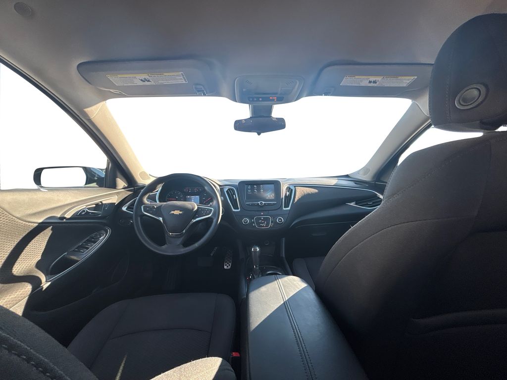 2017 Chevrolet Malibu 1LT photo 14