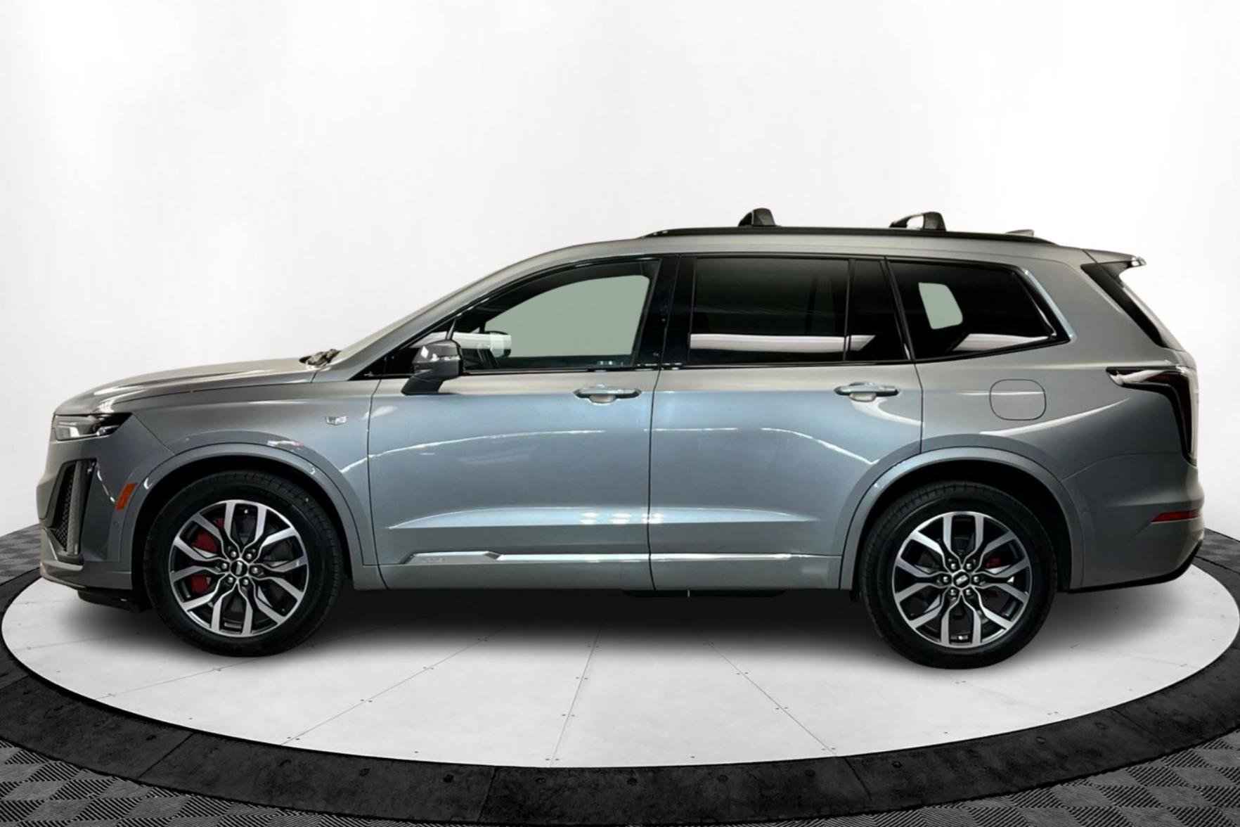 2024 Cadillac XT6 Sport photo 2