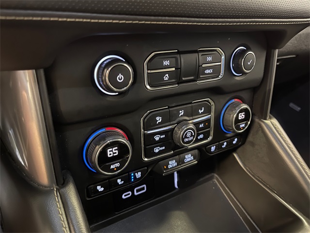 2023 Chevrolet Suburban Premier photo 19