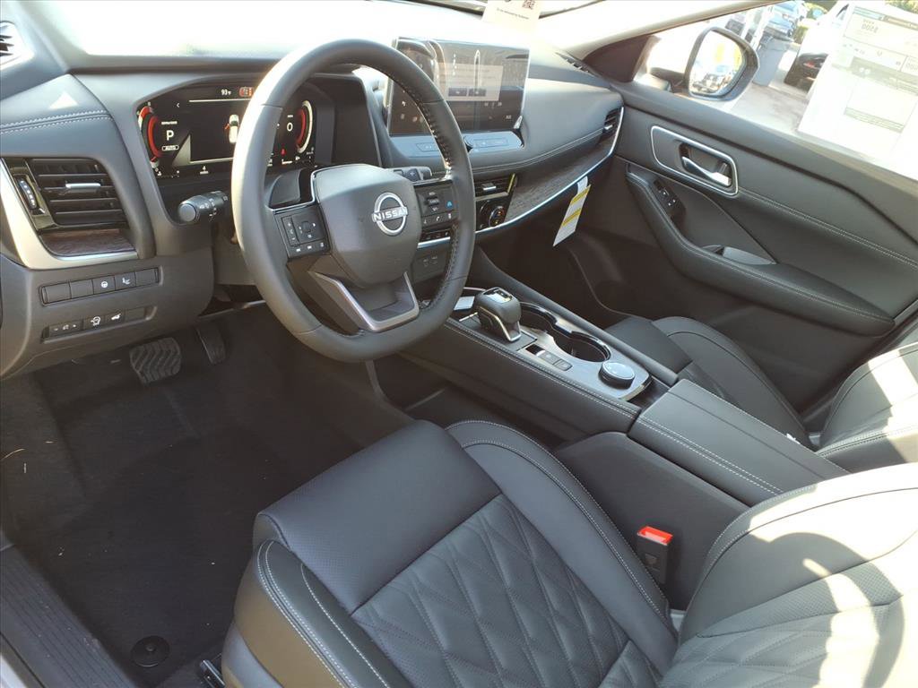 2026 Nissan Rogue Platinum photo 9