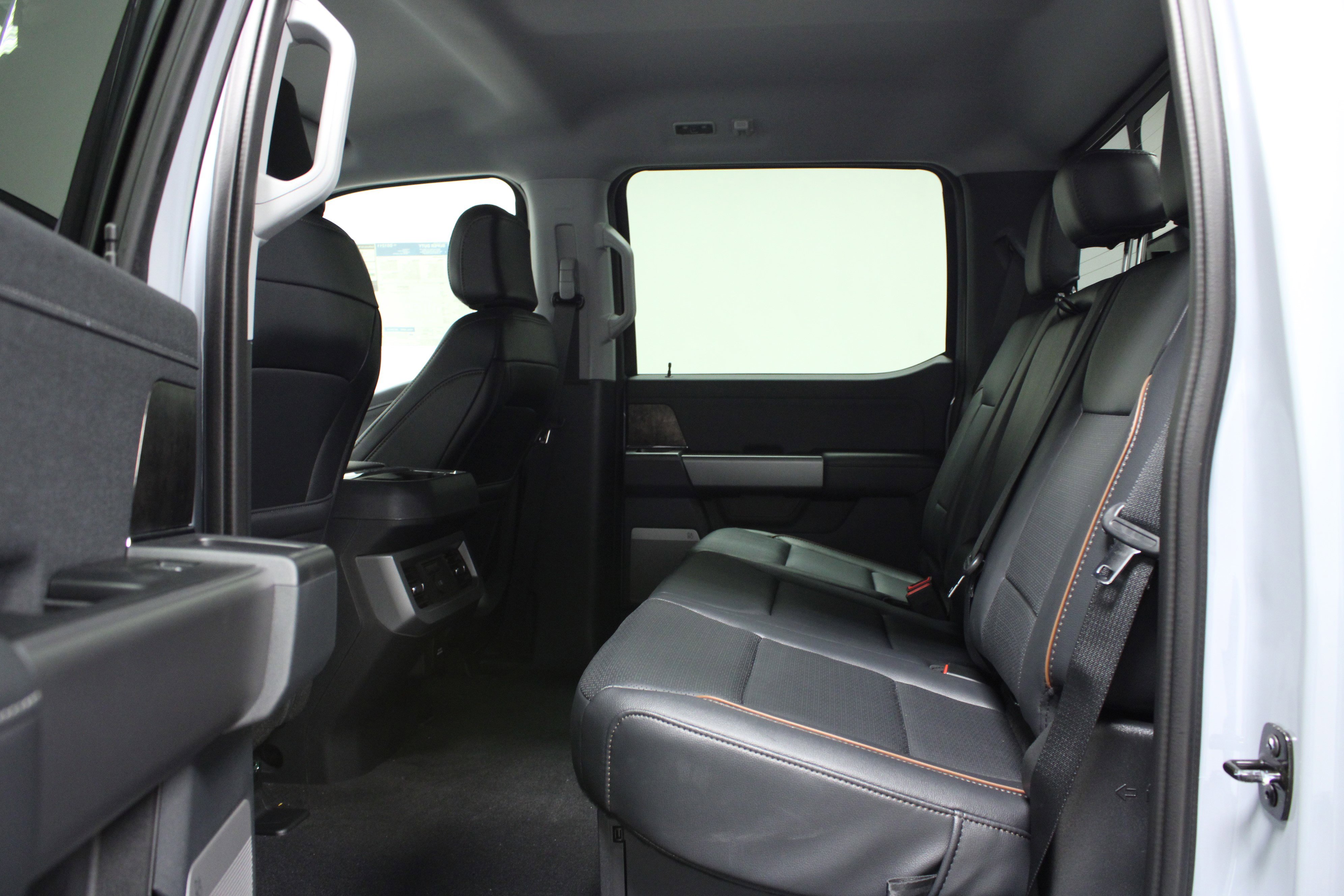 2025 Ford F-250 Lariat photo 12