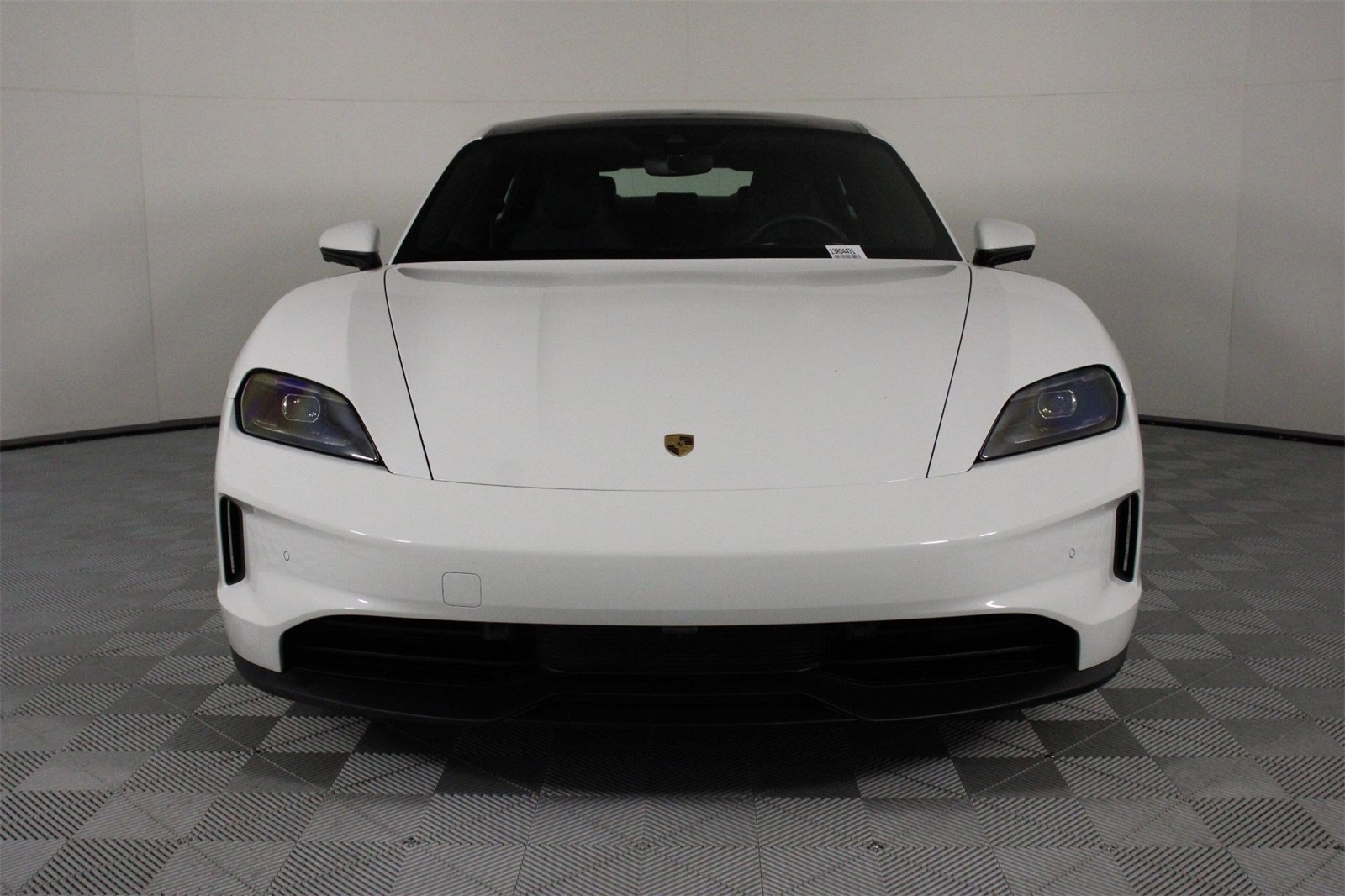 2025 Porsche Taycan photo 10