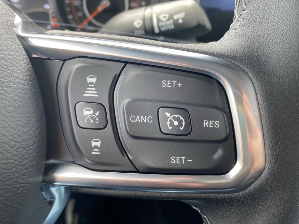 2025 Jeep Wrangler Sahara photo 18