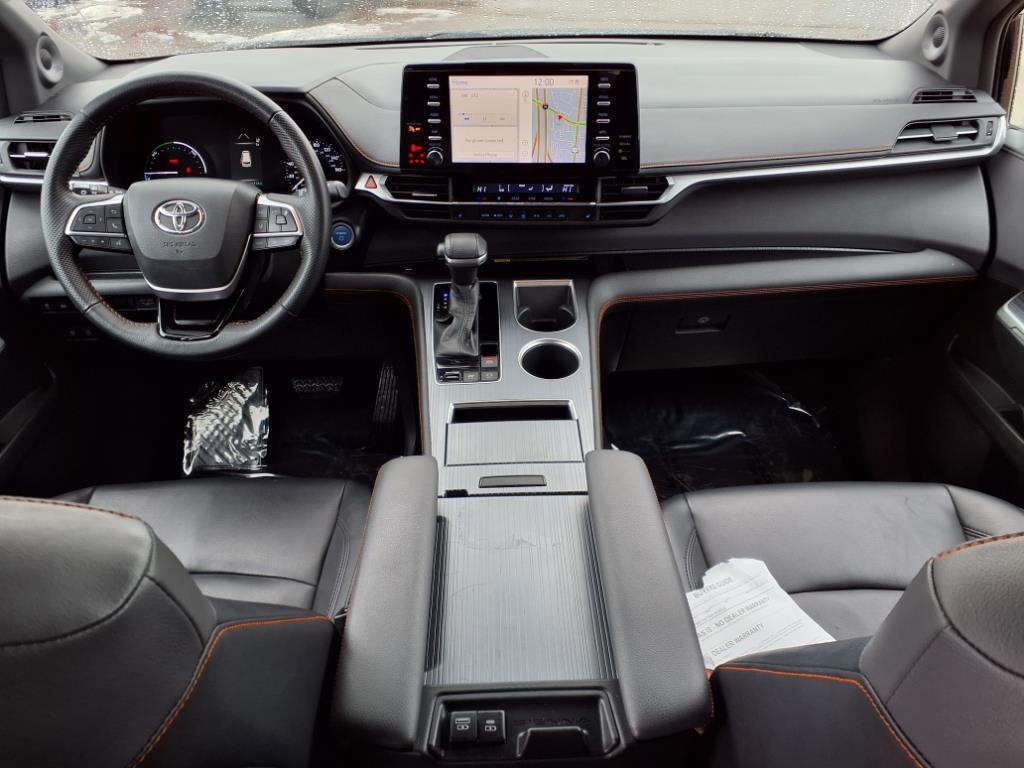 2021 Toyota Sienna XSE photo 4