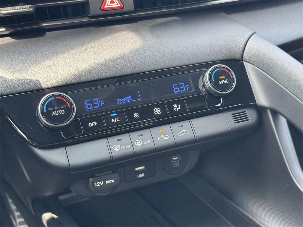 2025 Hyundai Elantra SEL Sport photo 18