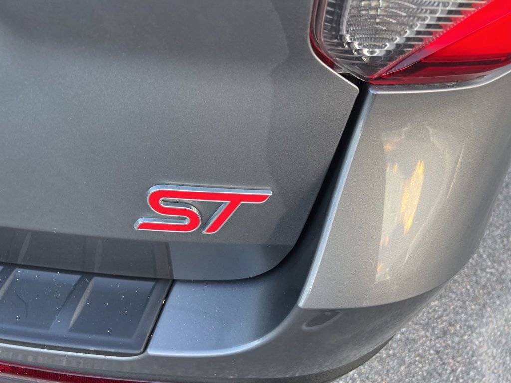 2022 Ford Explorer ST photo 41