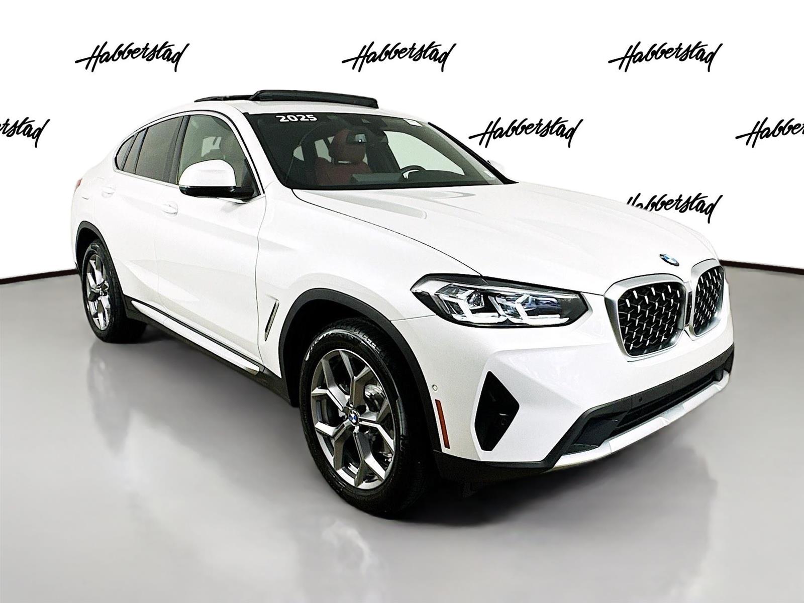 Used 2025  BMW xDrive30i image 3