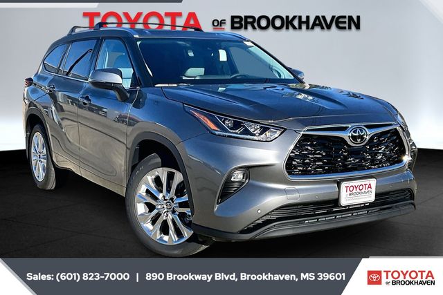2026 Toyota Highlander Limited's photo