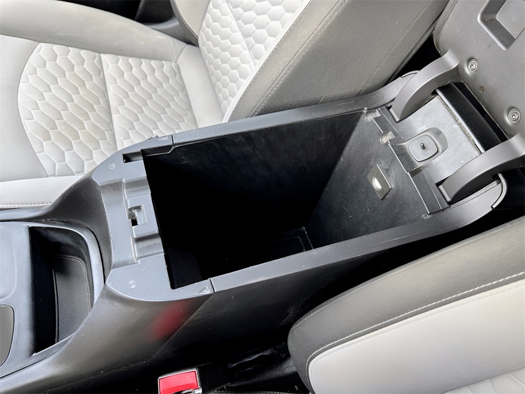 2020 Chevrolet Equinox LS photo 17