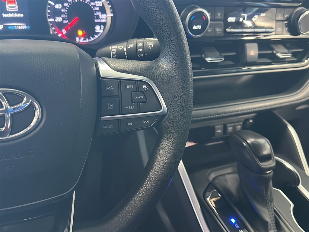 2021 Toyota Highlander L photo 6