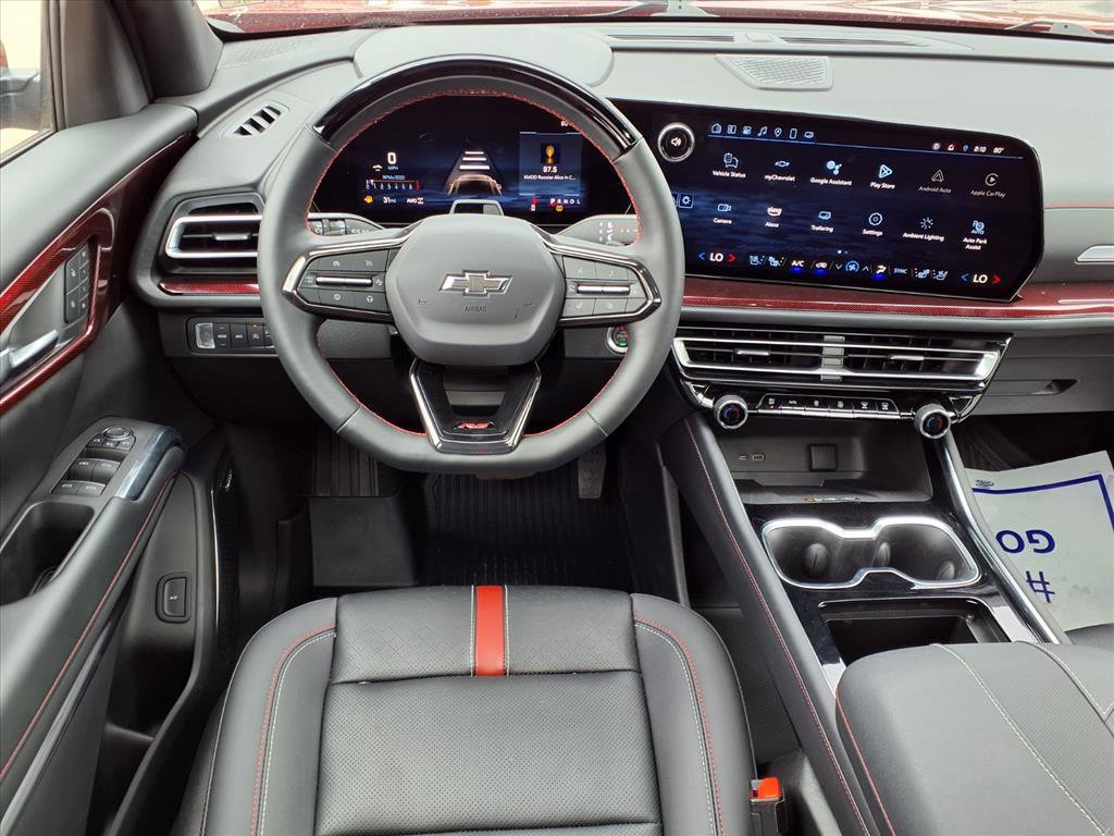 2025 Chevrolet Traverse RS photo 2