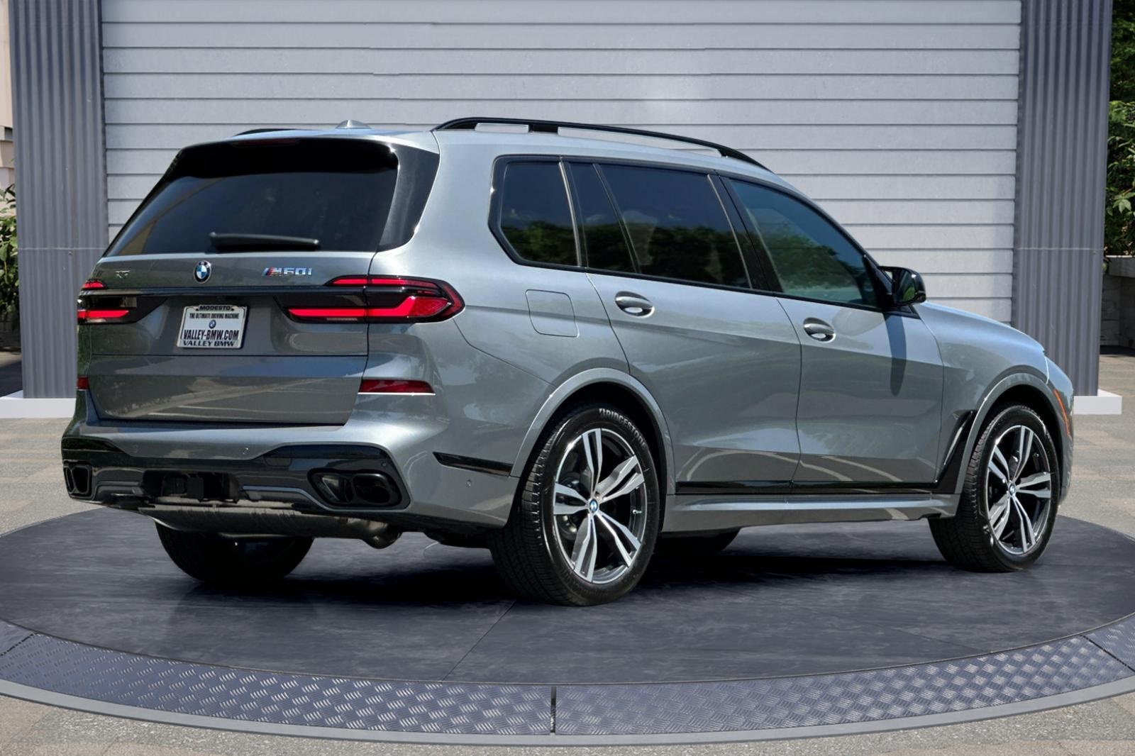 2025 Bmw X7 M60i photo 4