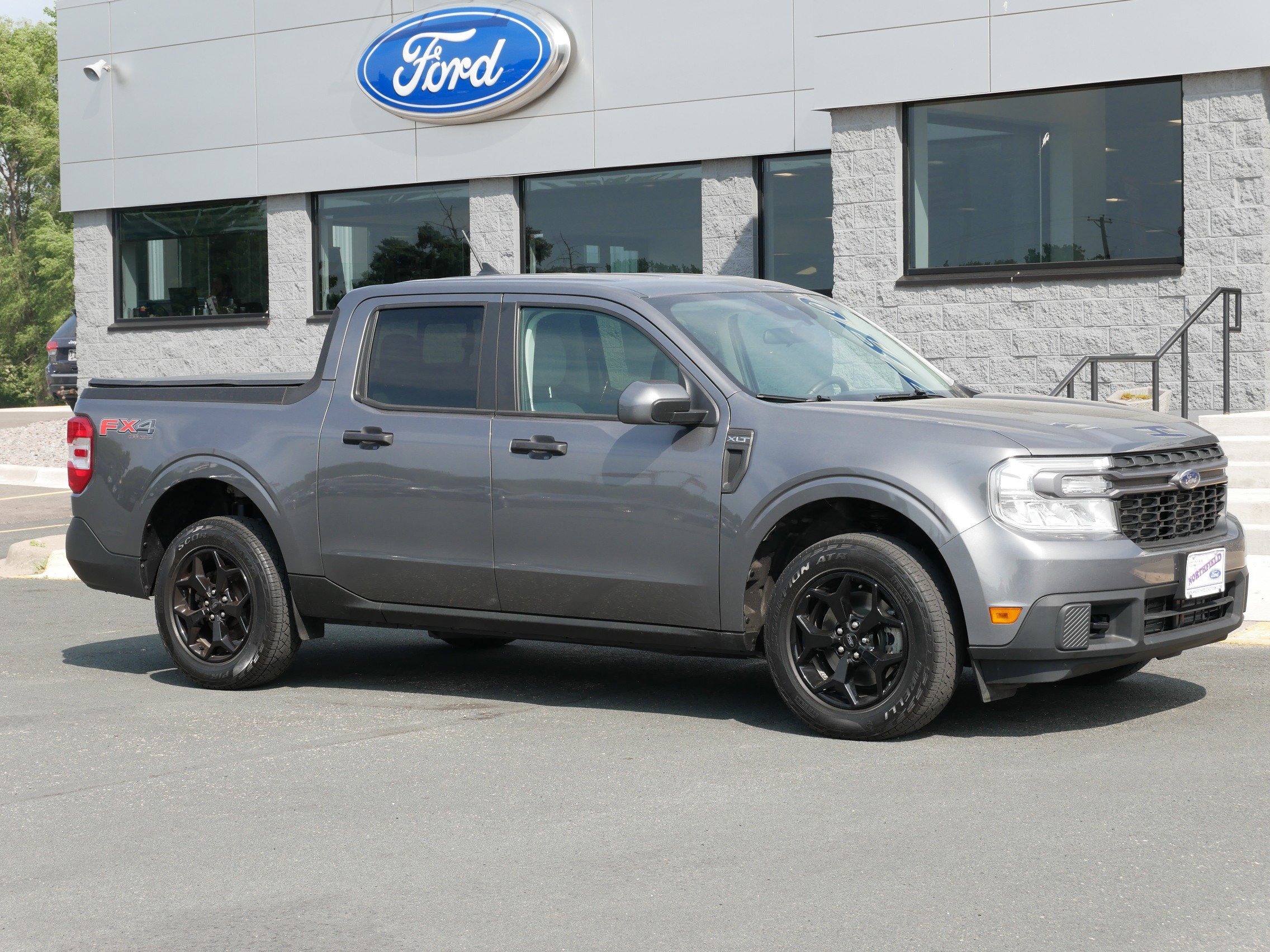 2022 Ford Maverick XLT photo 2