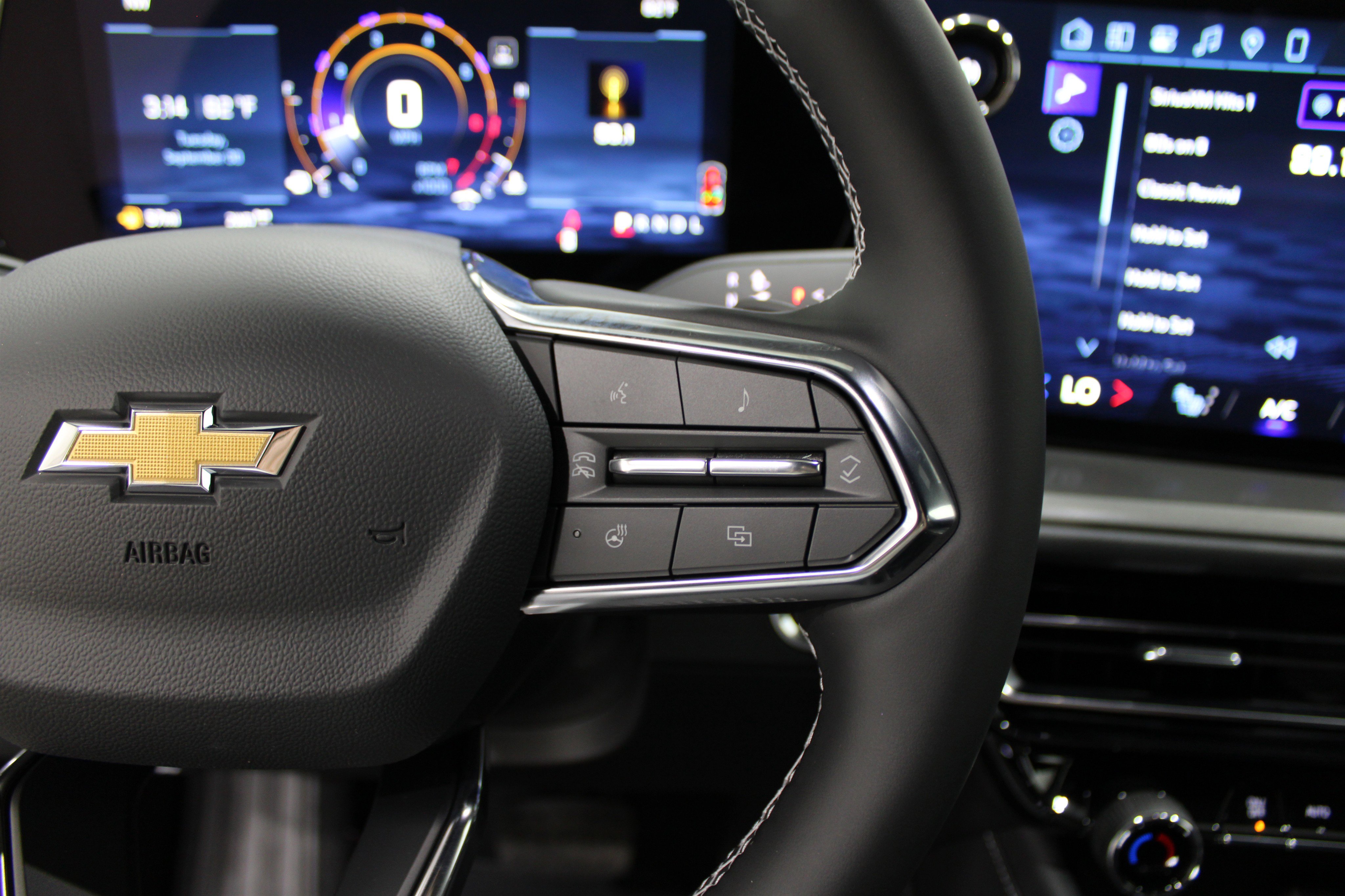 2026 Chevrolet Traverse photo 6