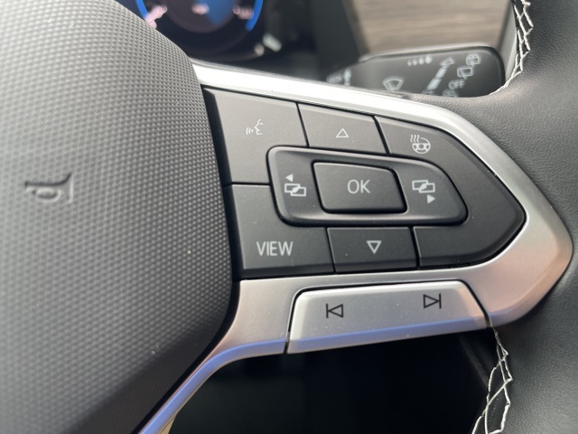 2025 Volkswagen Atlas SEL photo 27