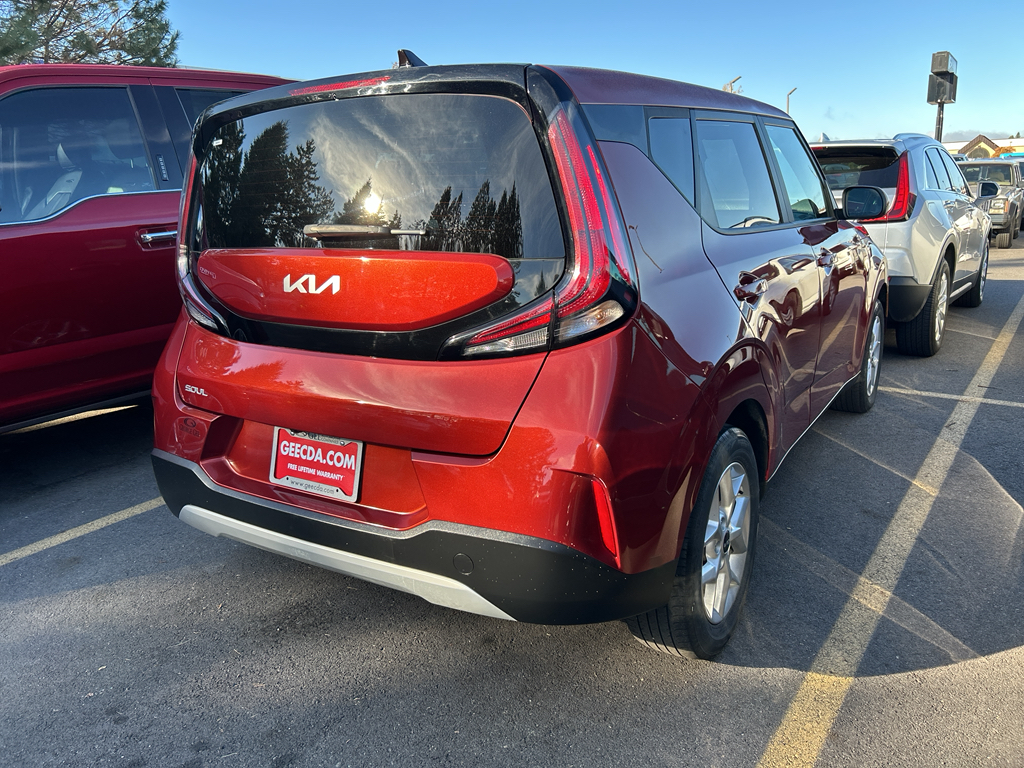 2023 Kia Soul LX S photo 3