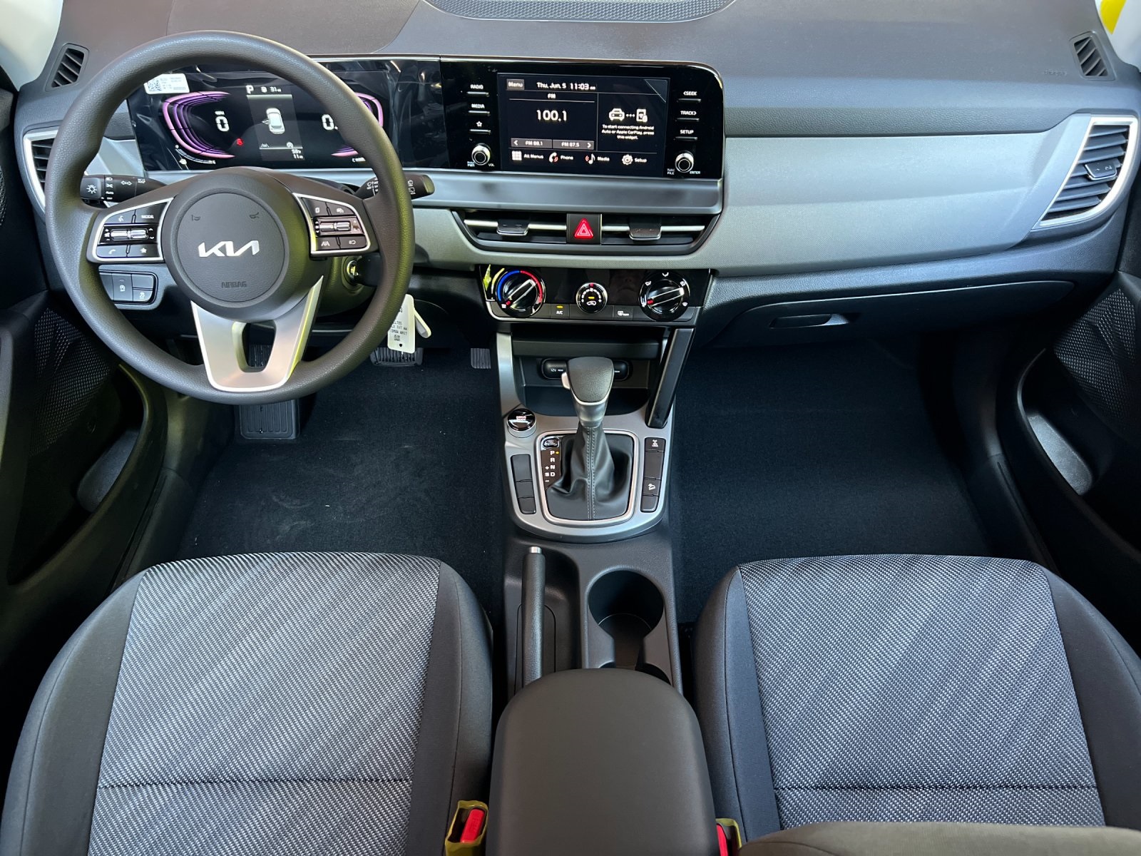 2025 Kia Seltos LX photo 11