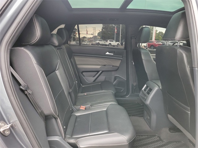 2022 Volkswagen Atlas Cross Sport V6 SE Technology photo 19