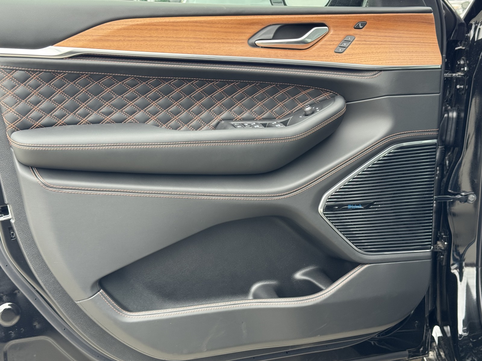 2025 Jeep Grand Cherokee L Summit Reserve photo 14