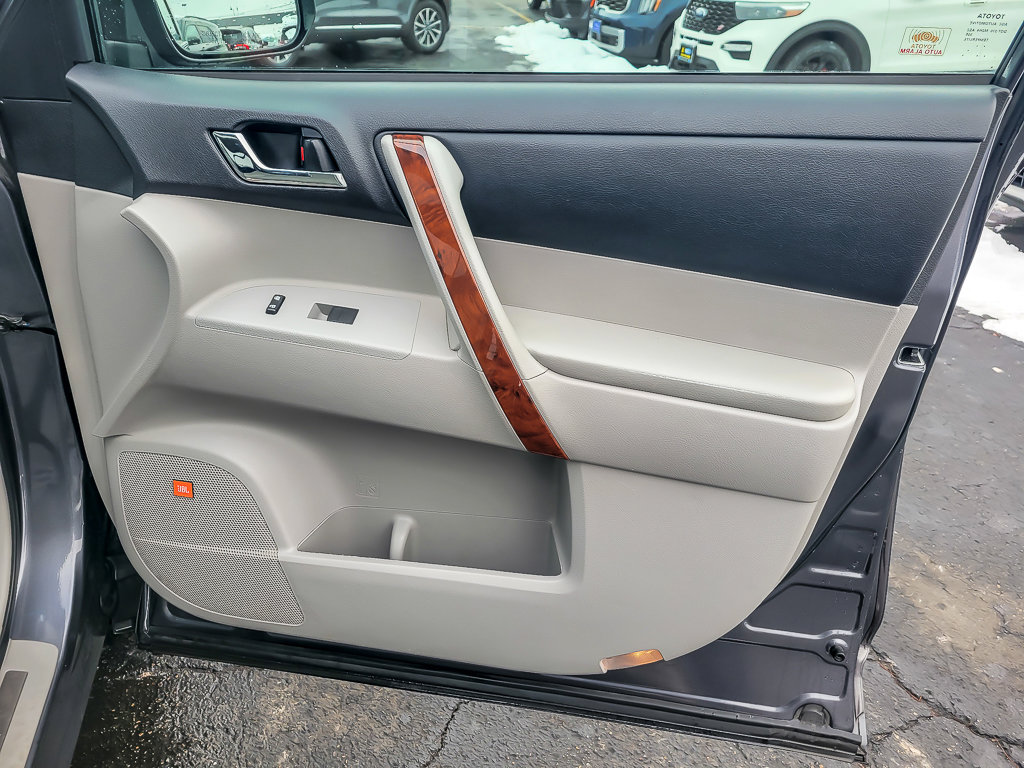2013 TOYOTA HIGHLANDER - Image 24