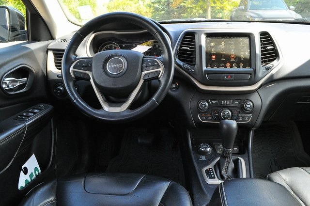 2017 Jeep Cherokee Limited photo 16