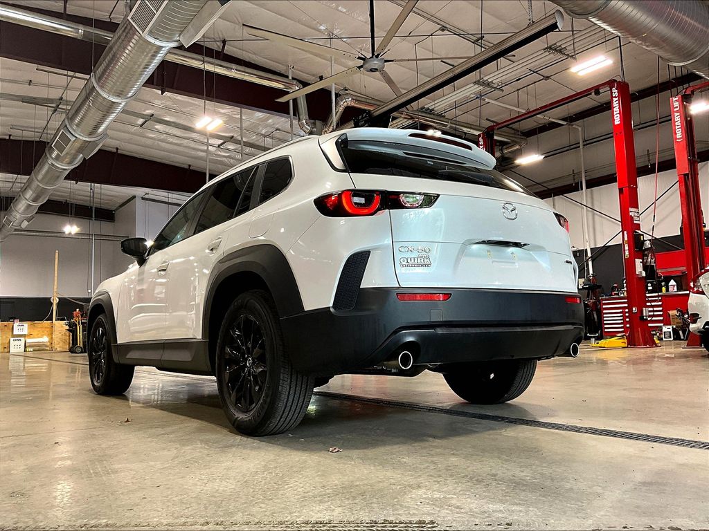 2023 Mazda CX-50 2.5 Preferred Plus photo 5