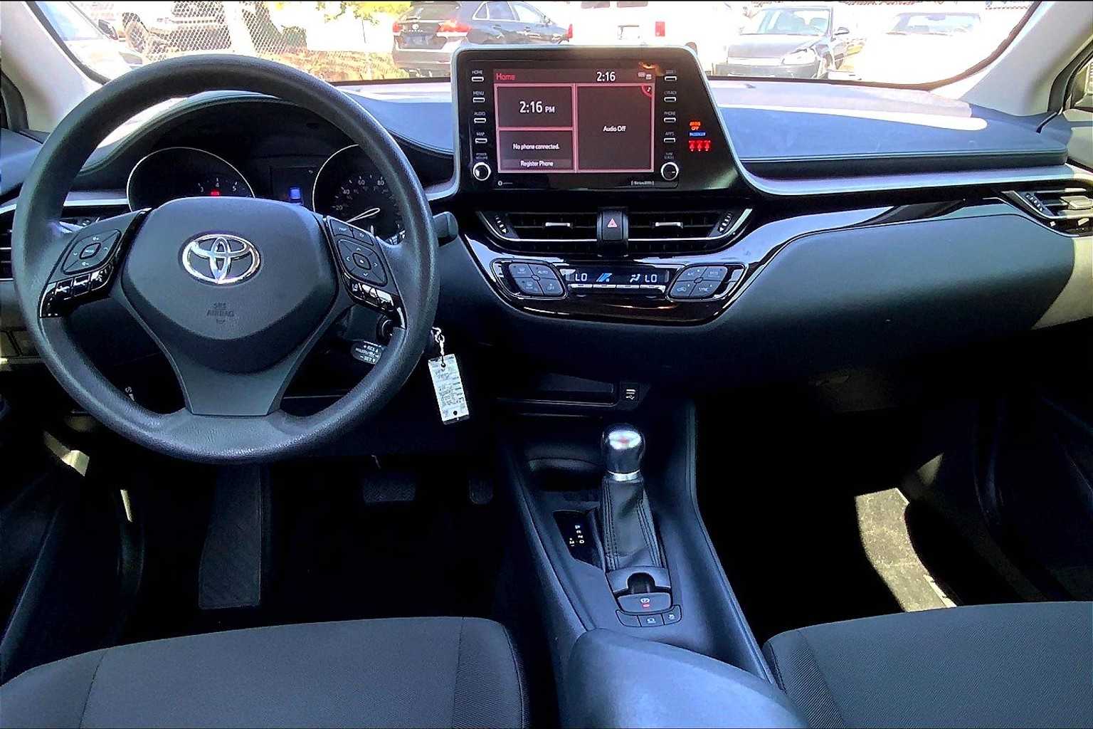 2020 Toyota C-HR LE photo 14