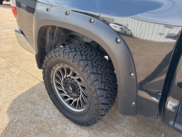 2017 Toyota Tundra SR5 photo 4