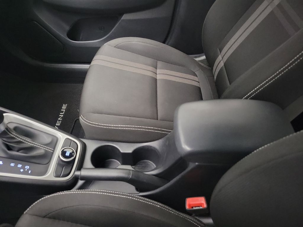 2021 Hyundai Venue SEL Denim photo 23