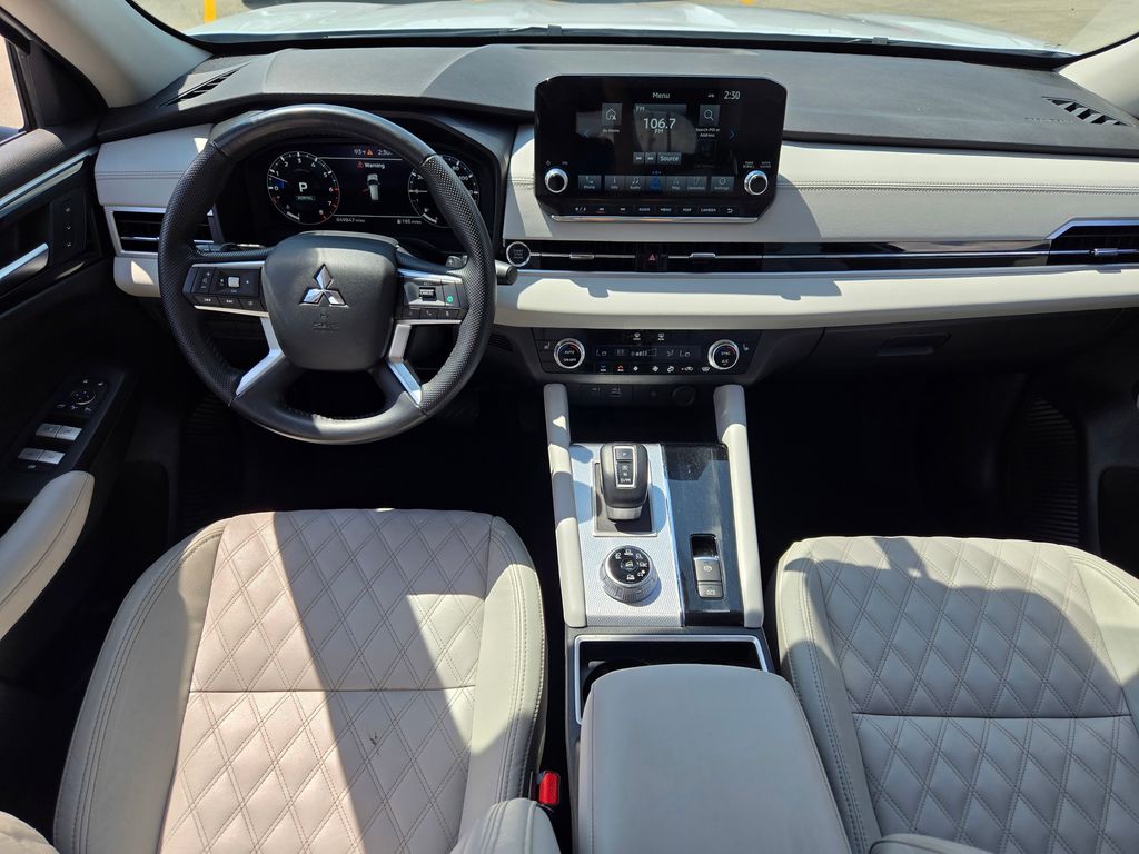 2023 Mitsubishi Outlander SEL photo 16