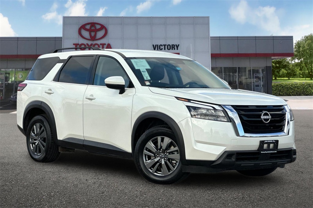 2024 Nissan Pathfinder SV photo 2