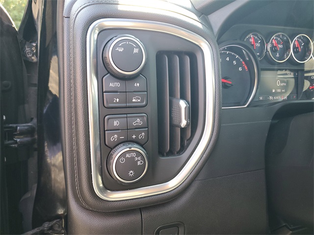 2019 Chevrolet Silverado 1500 RST photo 16