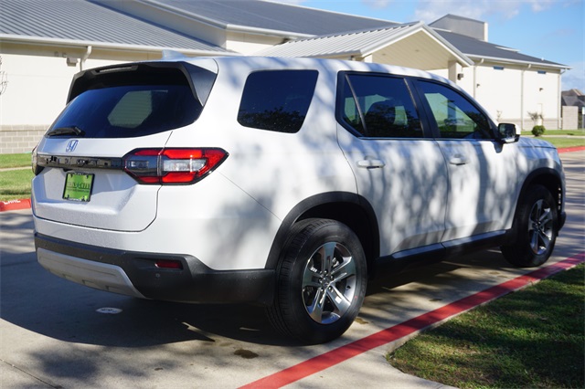 2025 Honda Pilot EX-L photo 4