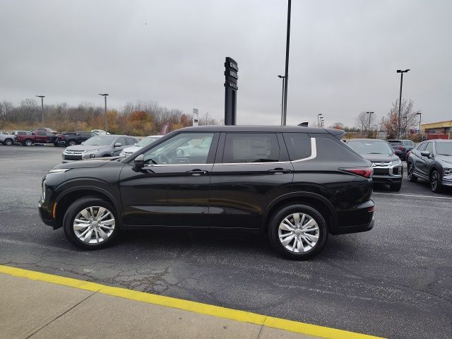 2025 Mitsubishi Outlander ES photo 3