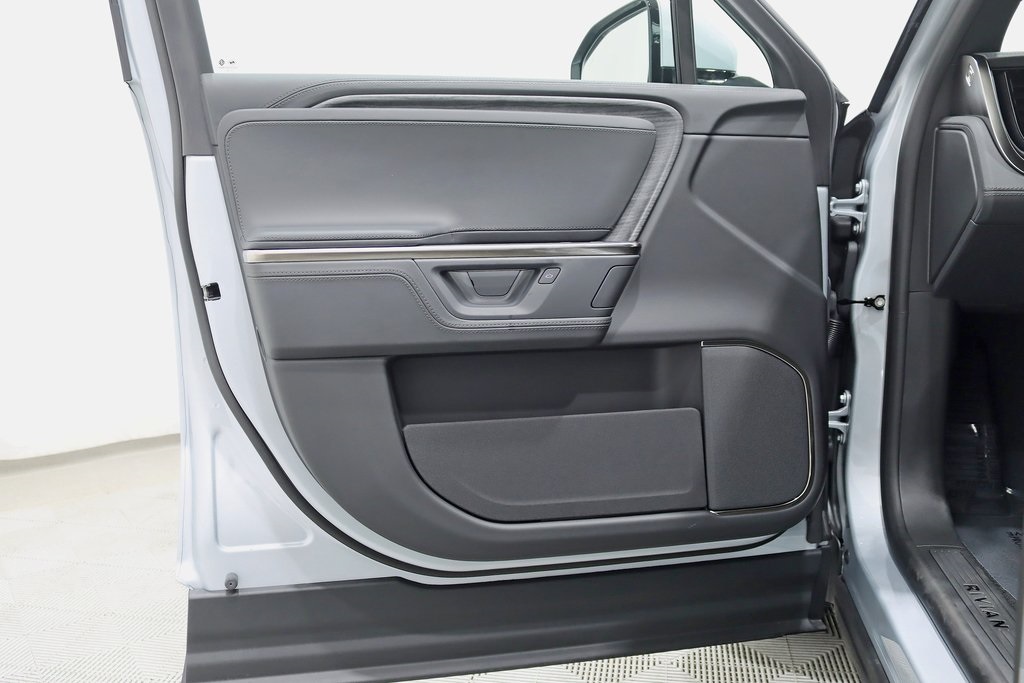 2025 Rivian R1S Adventure photo 27