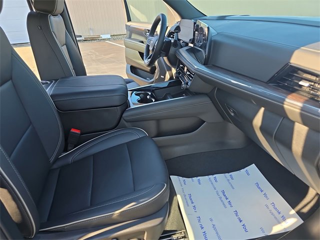 2025 Chevrolet Suburban Premier photo 10