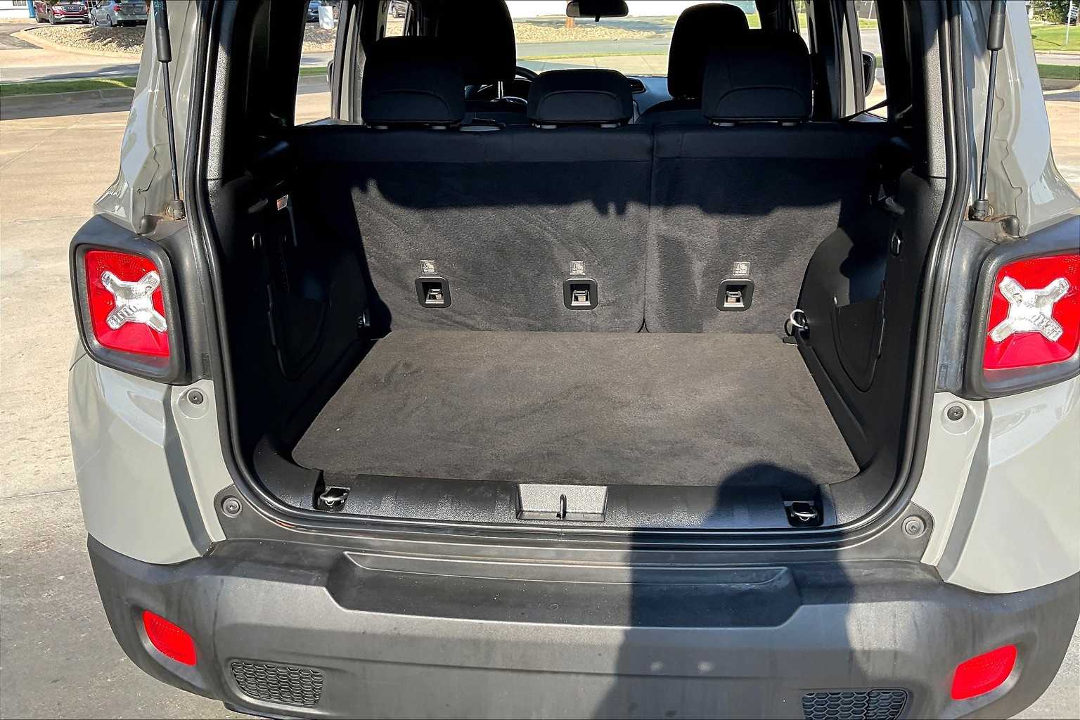 2022 Jeep Renegade Altitude photo 27