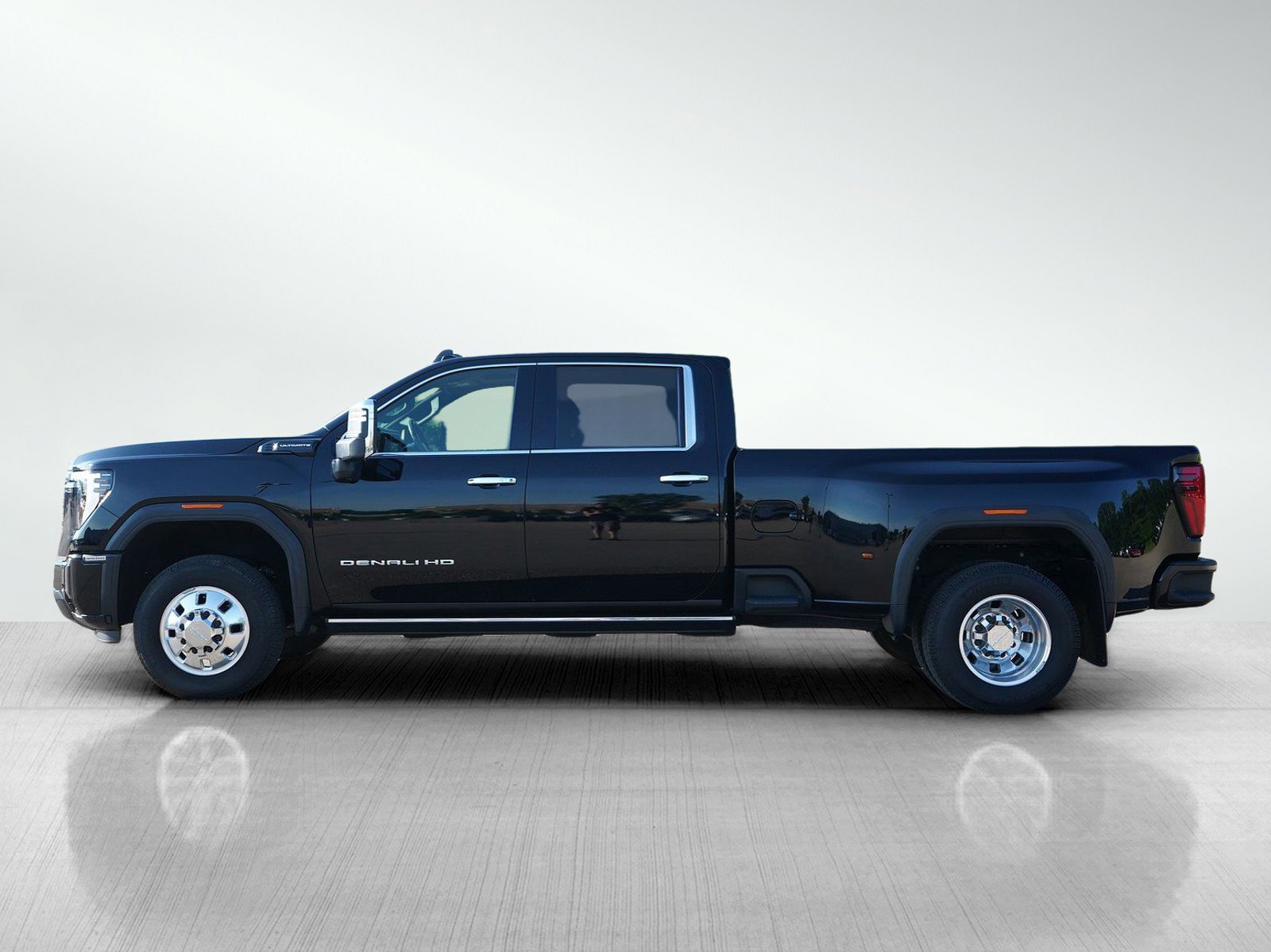Used 2024 GMC Sierra 3500HD Denali Ultimate with VIN 1GT49YEY3RF185479 for sale in Minneapolis, Minnesota