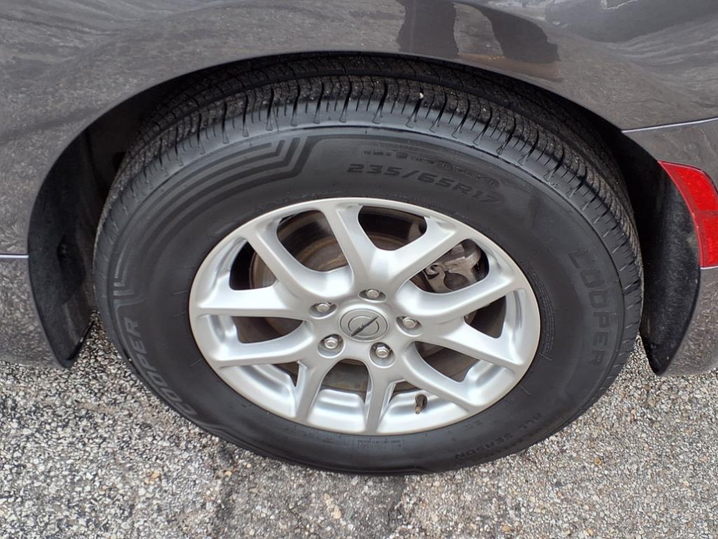 2023 Chrysler Pacifica Touring L photo 7