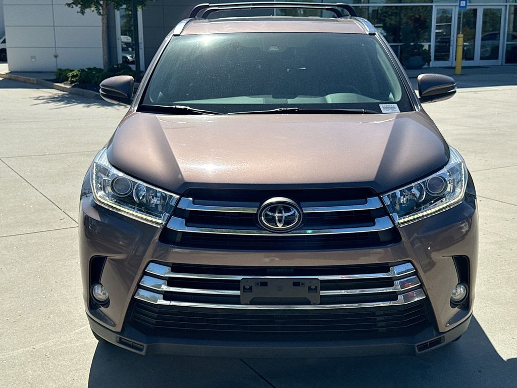 2017 Toyota Highlander Limited photo 3