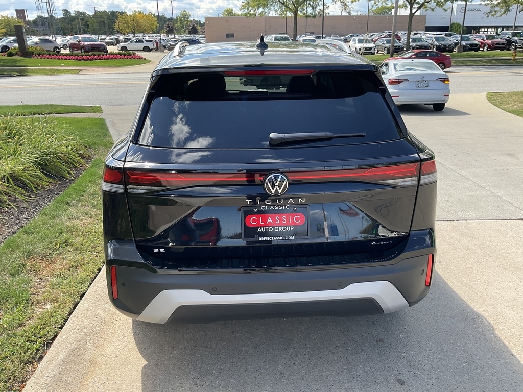 2025 Volkswagen Tiguan SE photo 2
