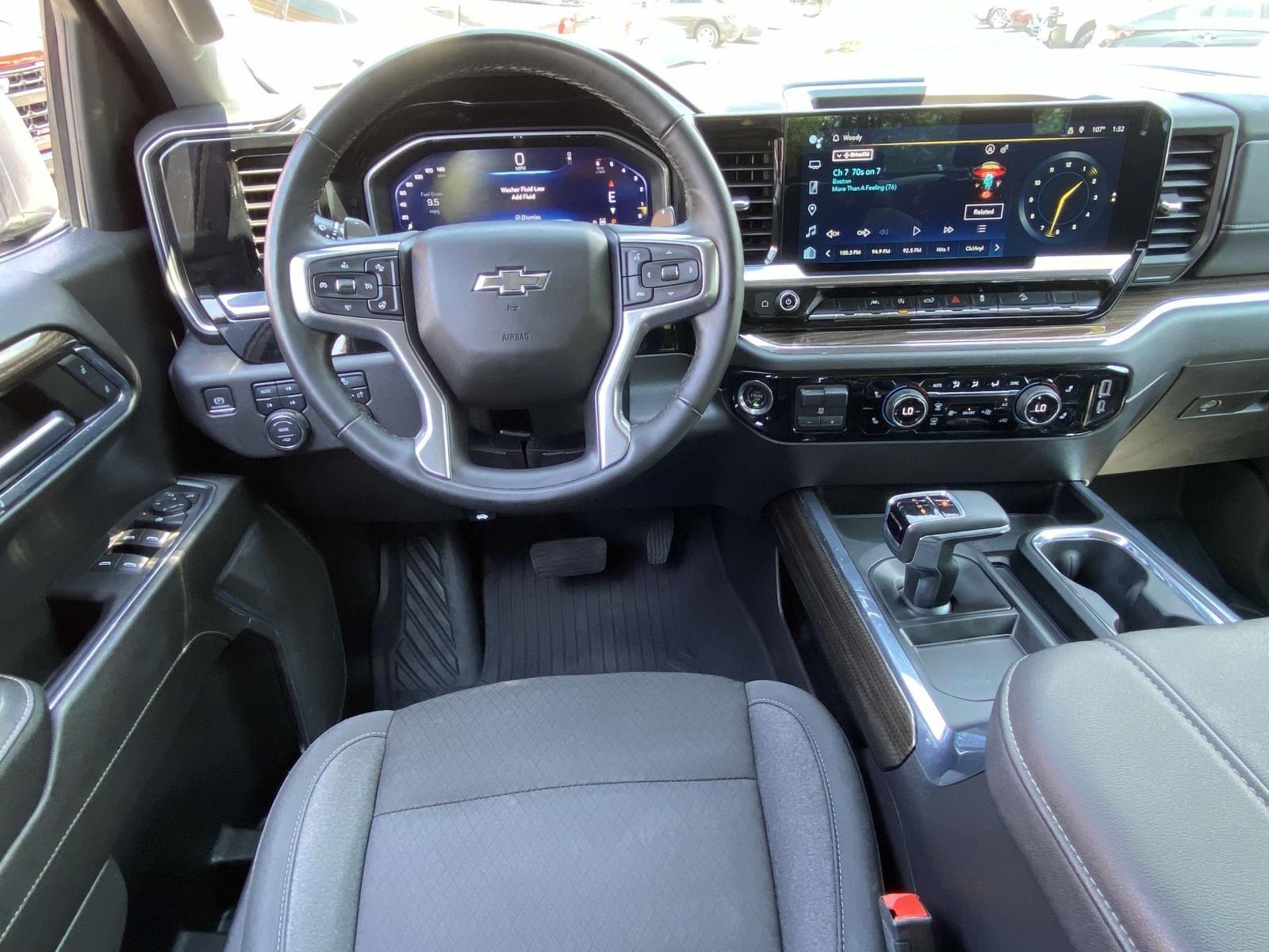 2024 Chevrolet Silverado 1500 LT Trail Boss photo 2