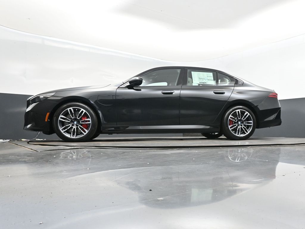 2026 Bmw 550e xDrive photo 36